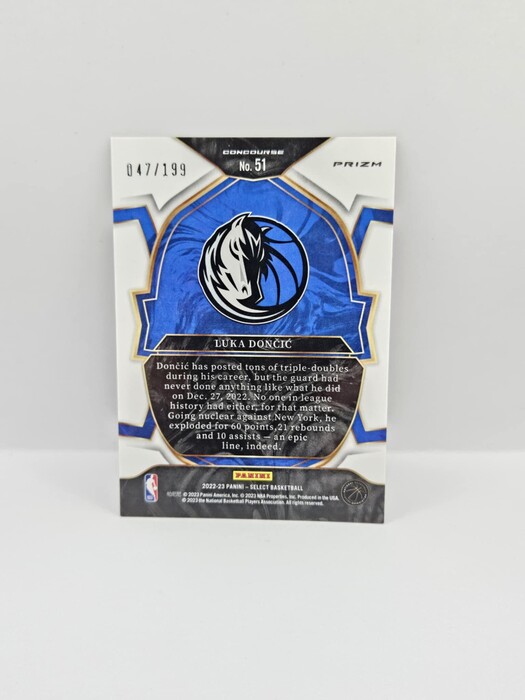 2022-23 Panini Select Basketball Luka Doncic Red /199 No.51