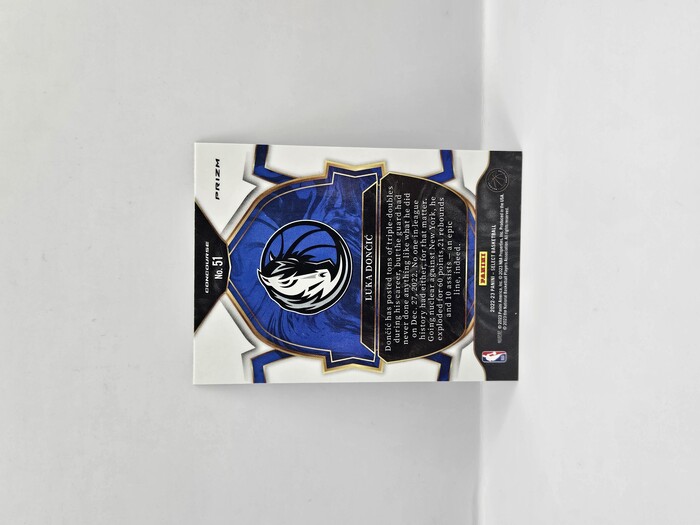2022-23 Panini Select Basketball Luka Doncic silver prizm Concourse  No.51