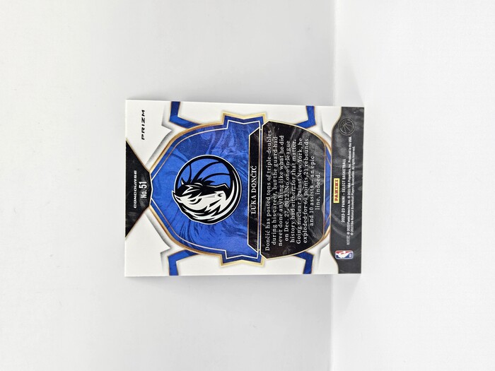 2022-23 Panini Select Basketball Luka Doncic blue prizm Concourse  No.51
