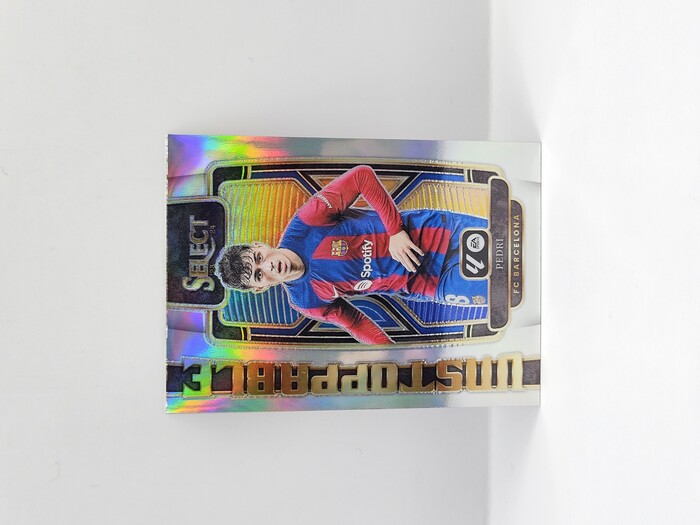 2023-24 Panini Select La Liga Soccer Pedri ''Unstoppable'' Prizm No.17