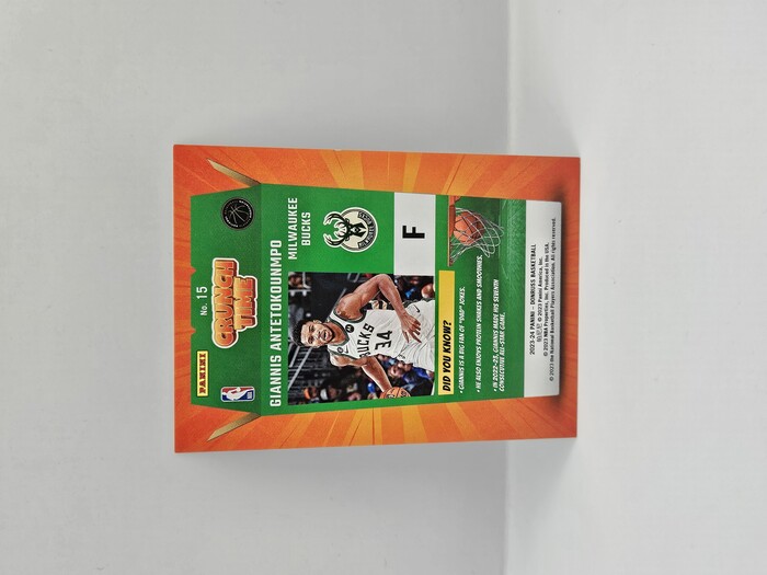 2023-24 Panini Donruss Basketball Giannis Antetokounmpo ''Crunch Time'' /99 No.15