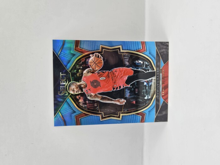2022-23 Panini Select Basketball Damian Lillard light blue /299 Concourse No.7