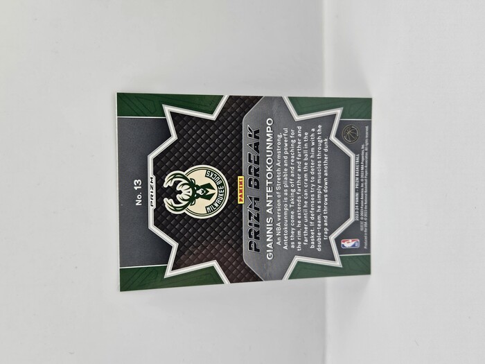2023-24 Panini Prizm Giannis Antetokounmpo ''Prizm Break'' Fastbreak No.13