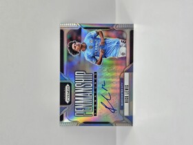 2024-25 PANINI PRIZM EPL RICO LEWIS ''PENMANSHIP'' SILVER AUTOGRAPH 35/99