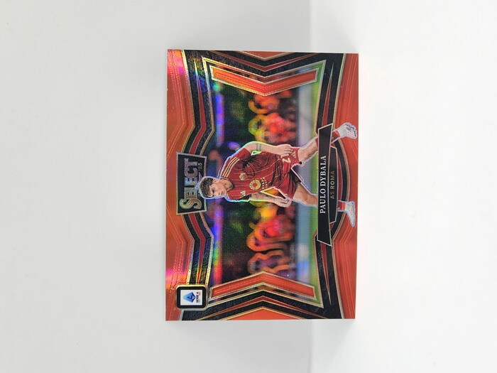 24-25 PANINI SELECT SERIE A PAULO DYBALA RED FIELD LEVEL